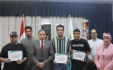 وكيل وزارة التعليم بالجيزة يُكرّم الطلاب من ذوي الهمم بالمدارس الفنية