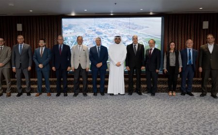 رئيس الجامعة المصرية اليابانية يبحث التعاون الأكاديمي مع المستشار  الثقافي الكويتي