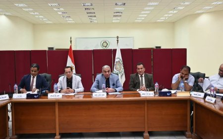 جلسة حاسمة لمجلس أمناء العاشر من رمضان.. خطوات عملية لتطوير الخدمات الصحية وتشغيل كامل لمستشفى الجامعة قريبًا