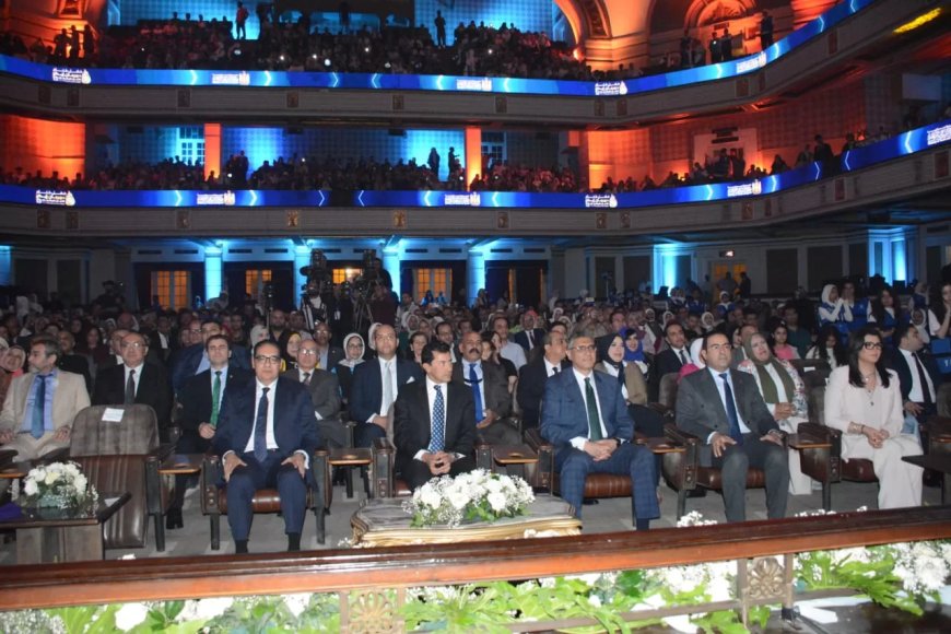 محافظ الجيزة يشهد حفل ختام مهرجان إبداع للشباب بجامعة القاهرة