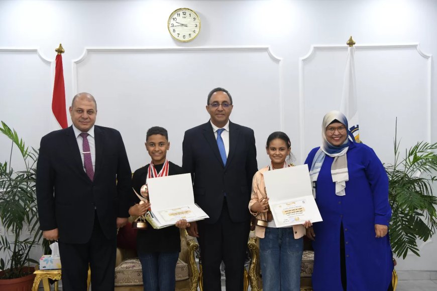 محافظ قنا يكرم الفائزين بجائزة الدولة للمبدع الصغير ويشيد بدور الأسرة والمدرسة في رعاية المواهب