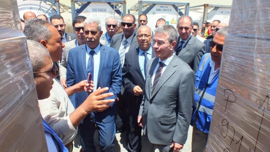 رئيس مصلحة الجمارك.. فى جولة ميدانية بميناءي الإسكندرية والدخيلة