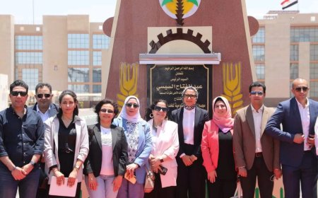 نائب محافظ مطروح يزور الوادي الجديد للاطلاع على التجارب التنموية الرائدة بالمحافظة