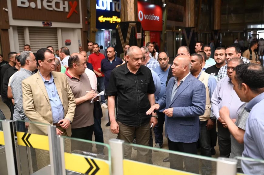 جولة مفاجئة لوزير النقل  بمحطة مصر برمسيس لمتابعة انتظام  العمل الوزير