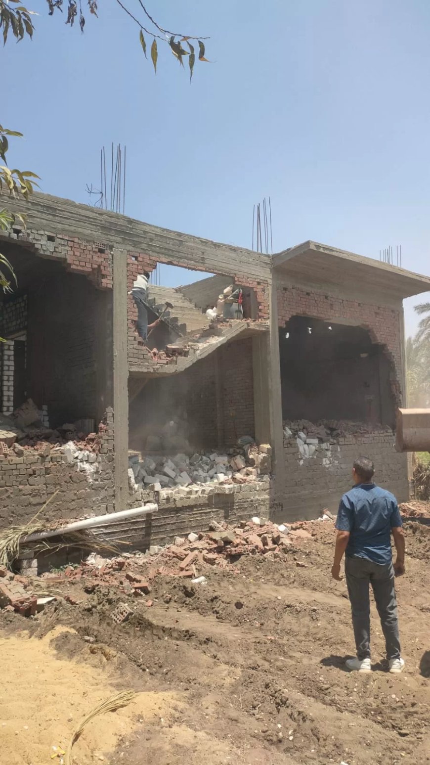 ضمن الموجة ٢٦ لإزالة التعديات على أملاك الدولة.. إزالة ٢٠ حالة بناء مخالف بقرى البدرشين في الجيزة