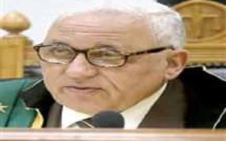 محكمة جنايات القاهرة تقرر إنهاء إدراج اسم علاء عبد الفتاح من قوائم الإرهاب