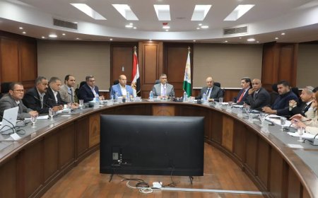 محافظ الجيزة يترأس اجتماع مجلس إدارة الجهاز التنفيذي لمشروع استهلاك الطرق