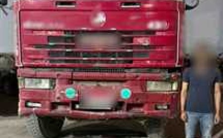 «الداخلية»: ضبط سائق نقل لسيره عكس الاتجاه وإخفاء لوحات سيارته على طريق سريع بأسيوط