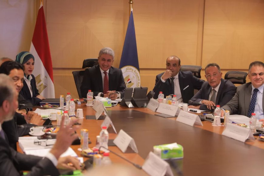 فى اجتماع ” الأعلى للآثار” برئاسة الوزير ..  ” رمسيس وذهب الفراعنة” يستقبل أكثر من 70 ألف زائر .. فى طوكيو ..  ..و معرض “قمة الهرم ” بشنغهاى ..تخطى مليونى تذكرة دخول