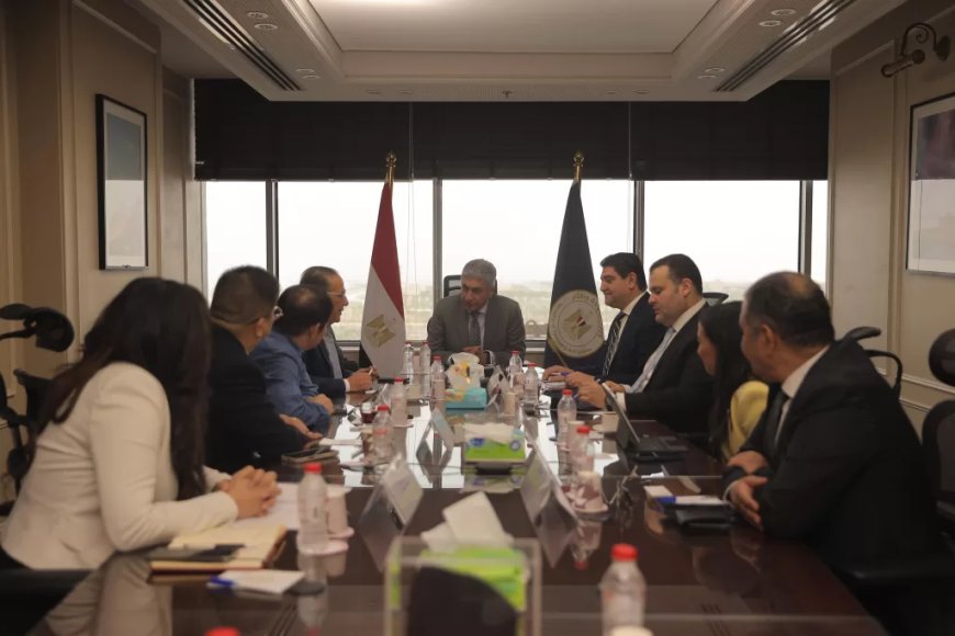 شراكة مصرية صينية طويلة الأمد.. فى  تطوير السياحة النيلية ..                       بناء وتشغيل فنادق  عائمة صديقة للبيئة ..مزودة بأحدث وسائل تكنولوجية