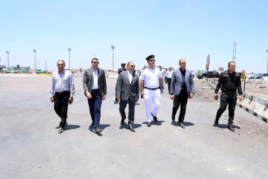 محافظ الشرقية يتفقد الإجراءات الأمنية والمرورية بالطريق الإقليمي ويشيد بدور “الداخلية” في حماية مواقع العمل وتوفير السيولة المرورية