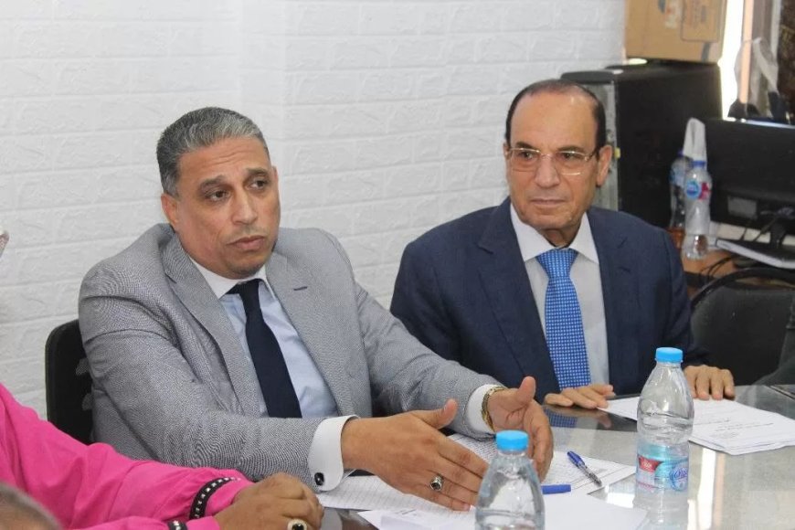 وكيل وزارة التعليم بالجيزة يناقش نظام البكالوريا أمام مجلس الأمناء