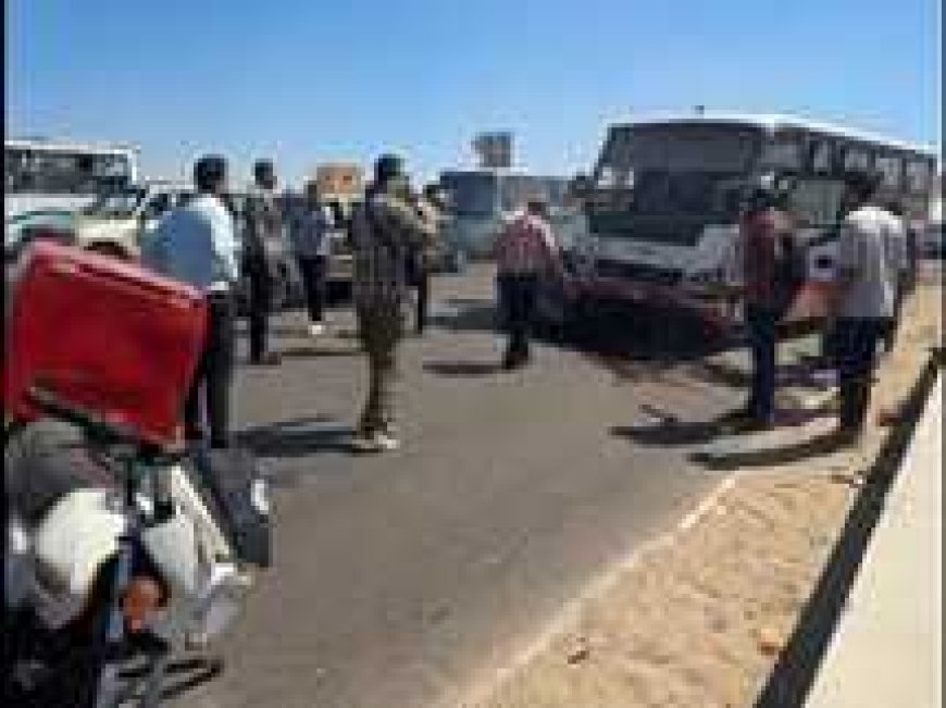 تصادم سيارتين بـ الكيلو 80 شرق مطروح وإصابة شابين