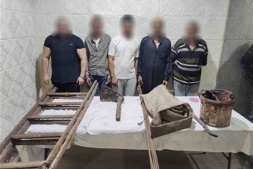 القبض على 5 أشخاص بتهمة التنقيب عن الآثار في القاهرة