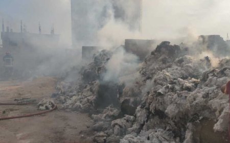 دون خسائر بشرية.. السيطرة على حريق مخزن مخلفات في أبو زعبل بالقليوبية