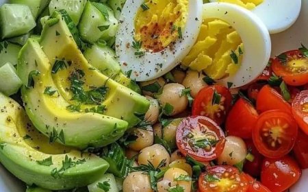 سلطة الافوكادو مع الحمص والبيض بطريقة مميزة