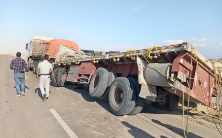 إعادة فتح طريق مطروح بعد انقلاب تريلا محمّلة بالأسمنت في أبو مرقيق