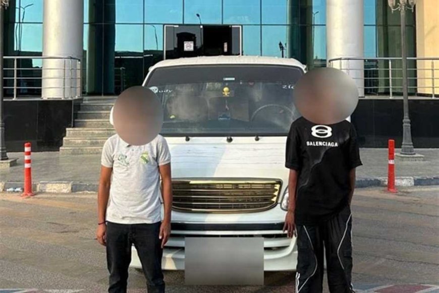 «الداخلية» تضبط سائق ميكروباص وطالبًا تعاطيا الحشيش داخل السيارة بالجيزة