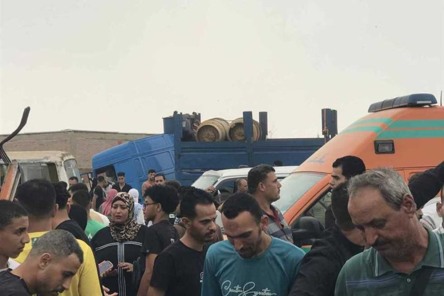 مصرع شخص وإصابة 16 في حادث تصادم 3 سيارات على طريق الإسماعيلية - السويس