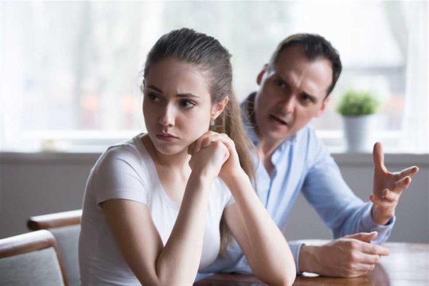 «طلاقك بإيدي.. بس تسيبي العيال».. صفقة تكشفها أم أمام محكمة الأسرة (تفاصيل)
