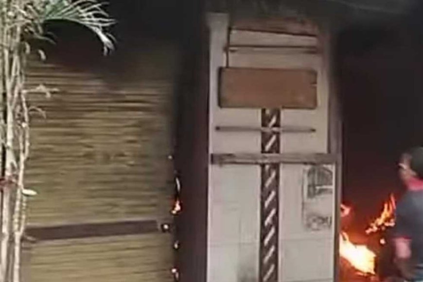 التهم محتوياته بالكامل.. السيطرة على حريق «محل زيوت» في الإسكندرية (صور)