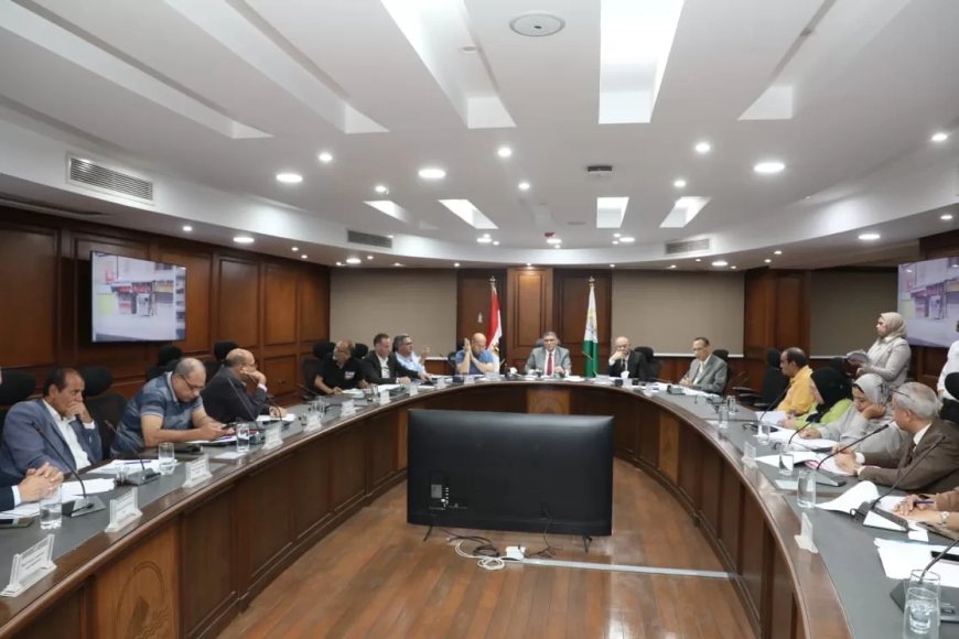 محافظ الجيزة يحسم شكاوى المواطنين ويأمر بإجراءات فورية لحلها