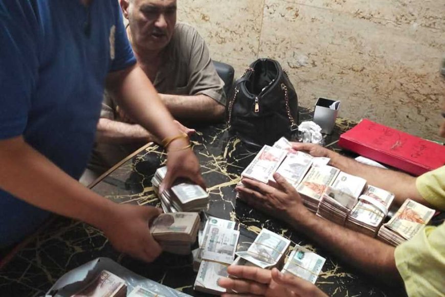 مسعف وسائق يعثران على 1.5 مليون جنيه أثناء نقل مصابة ببني سويف.. ويودعان المبلغ في الأمانات (تفاصيل)