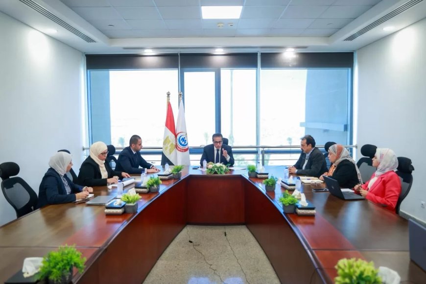 وزير الصحة ناقش مستجدات ملف تكليف أعضاء المهن الصحية وبحث آليات توزيعهم على المنشآت الصحية