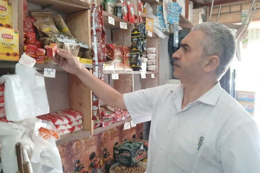 ضبط 1700 علبة سجائر مجهولة المصدر في حملة تموينية بالعريش