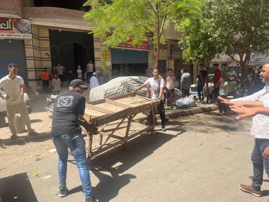 سيولة مرورية.. محافظة الجيزة تزيل إشغالات للمقاهي والباعة الجائلين بشارع سليم في فيصل(صور)