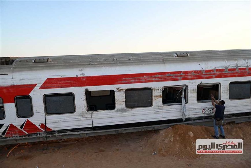 مقاعد ممزقة وزجاج متناثر ودماء على الجدران.. «المصرى اليوم» داخل قطار مطروح (معايشة)