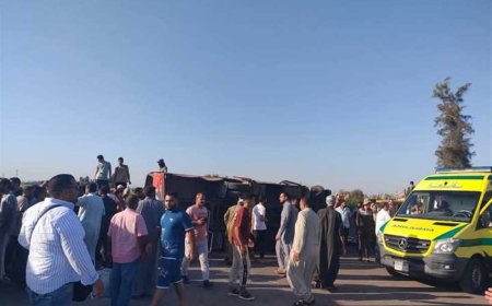 مصرع شخص وإصابة 27 في حادث انقلاب أتوبيس بالشرقية (صور)