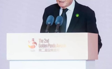 حفاوة ونشاط مكثف لرئيس مهرجان القاهرة في اليوم بالصين