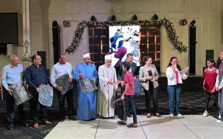 مشروع “ابنتي الغالية” يدعم الفتيات ويوزع حقائب مدرسية بقنا