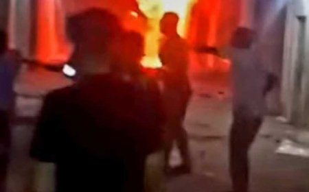 حريق هائل بورشة نجارة في الإسكندرية.. والدفع بسيارات إطفاء إضافية (صور)