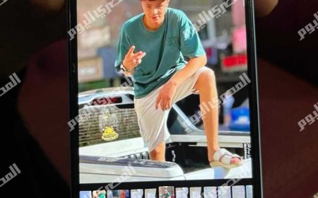 والدة ضحية «حلاق المنيرة»: «غرس المقص فى صدر ابني بسبب هزار» (قصة كاملة)