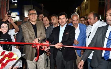 وزير الشباب والرياضة ومحافظ الجيزة يفتتحان مجمع حمامات السباحة بمركز التنمية الشبابية بالشيخ زايد