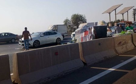 إعادة الحركة المرورية على طريق بنها الحر بعد تصادم سيارة نقل بالحاجز الخرساني