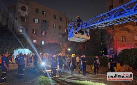 بعد حدوث انهيار جزئي بها.. الحماية المدنية تستخدم سلمًا هيدروليكيًا لإنقاذ سكان عمارة بأكتوبر
