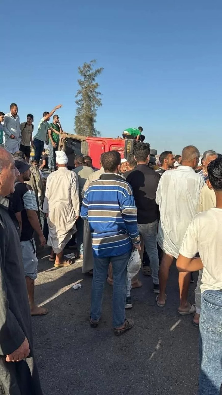 إصابة 28 شخصًا في انقلاب أتوبيس بطريق “سعود – الحسينية” بالشرقية