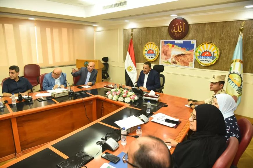 شعيب يترأس لجنة الإدارة المتكاملة للمناطق الساحلية بمطروح