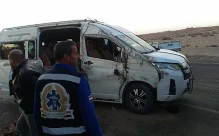 مصرع شخص وإصابة 10 آخرين في حادث انقلاب سيارة بالطريق الحر بالقليوبية