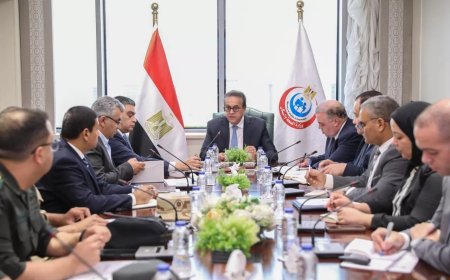  وزير الصحة يتابع الموقف التنفيذي لمشروع المخازن الاستراتيجية للوزارة