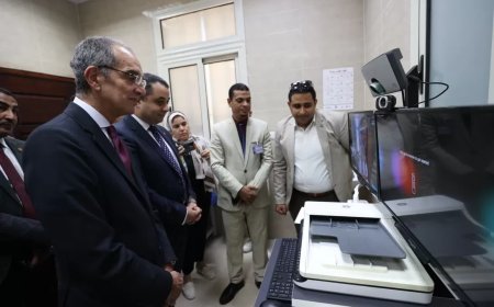 وزير الإتصالات يزور مدرسة WE للتكنولوجيا التطبيقية ومركز مبيعات قنا
