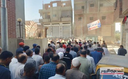 تشييع جثمان طالب الإعدادية ضحية زميله في الدقهلية بالورد والزغاريد