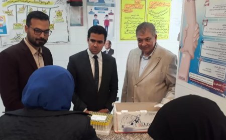 نائب محافظ مطروح يتفقد أعمال قافلة طبية مجانية ومركز تدريب للعمال برأس الحكمة 