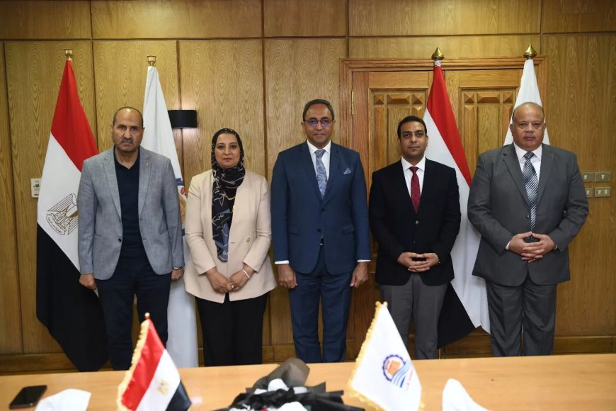 عين شمس توقع بروتوكول تعاون مع قنا لإعداد دليل الهوية البصرية 