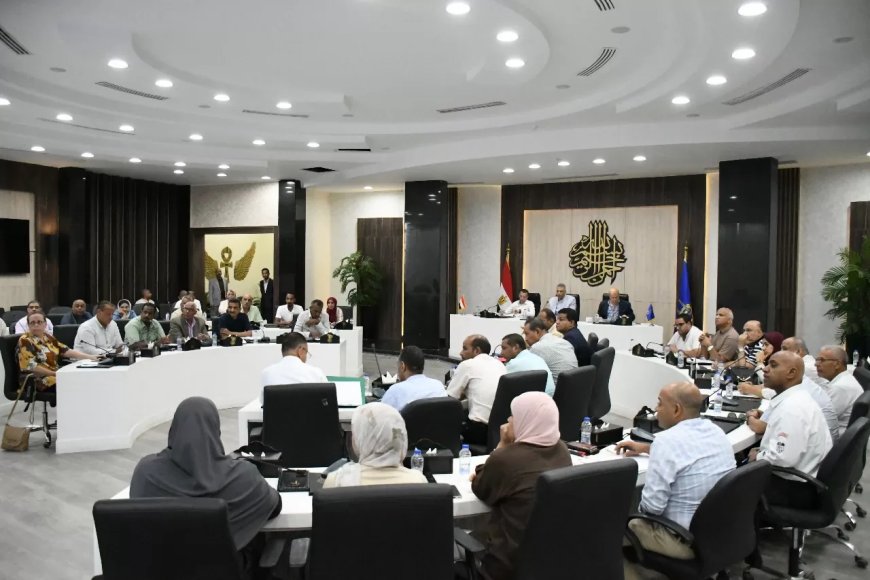محافظ أسوان يشدد على سرعة إنهاء ملف تقنين وإسترداد أراضى الدولة خلال شهر