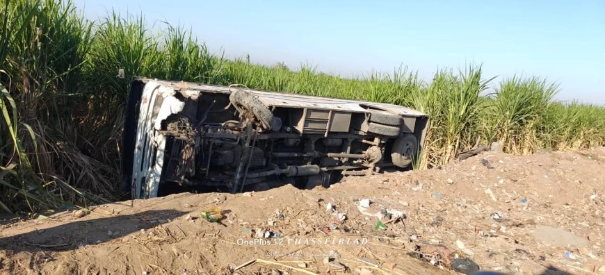 انقلاب أتوبيس عمال تابع لشركة مصر للألومنيوم في قنا وإصابة 20 شخصًا