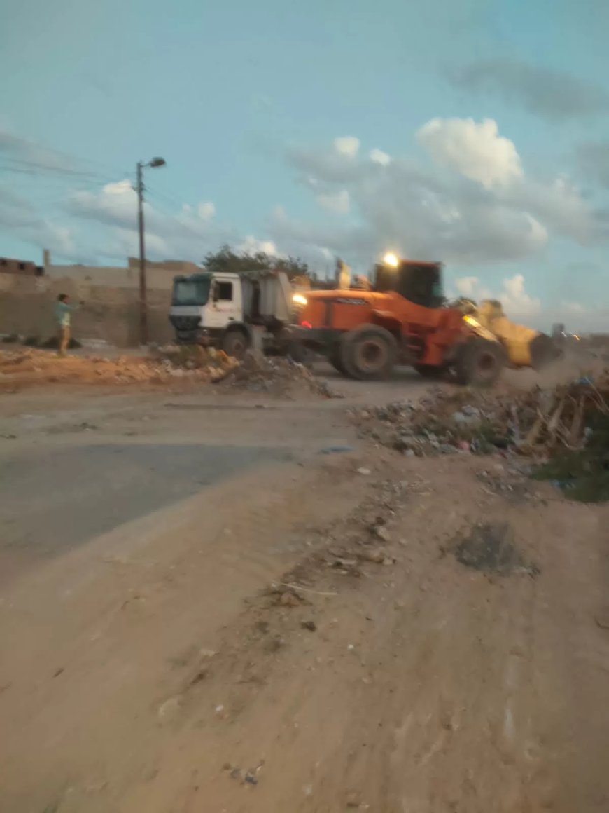 استمرار حملة تنظيف شوارع مطروح والمحافظ يشيد بالاعمال